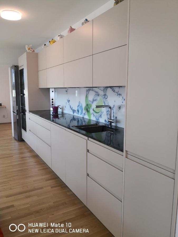 וינה Modern Apartment Bei U Bahn Simmering מראה חיצוני תמונה
